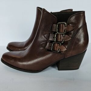 Krbonell leather ankle booties
